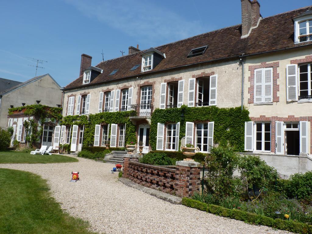 Le Clos Saint Nicolas Bed and Breakfast Château-Renard Esterno foto