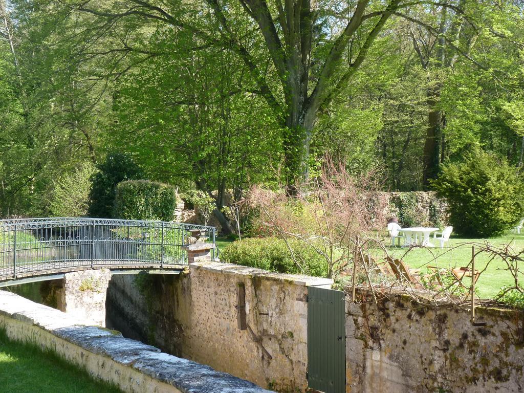 Le Clos Saint Nicolas Bed and Breakfast Château-Renard Esterno foto